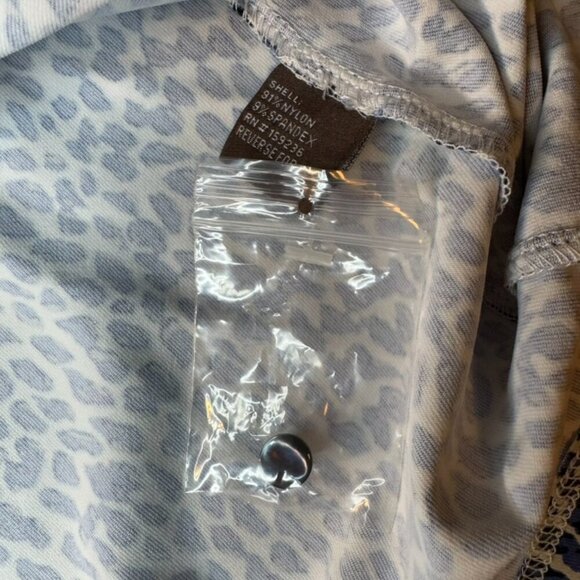 J. McLaughlin blue leopard print blouse size small - Picture 7 of 13